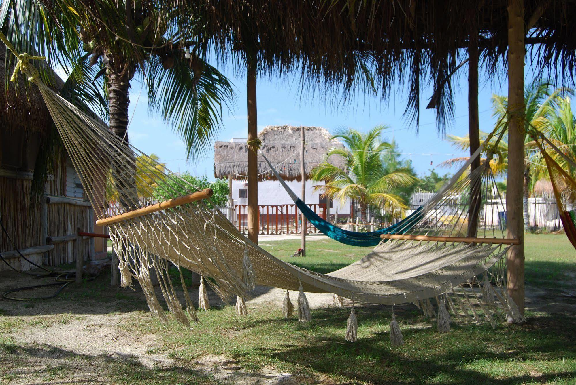 Golden Paradise Hostel Isla Holbox Kültér fotó